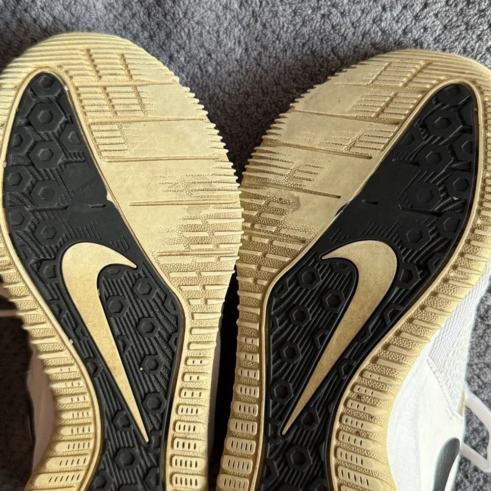 Nike Zoom Hyperspeed Court Volleyball Shoes White Black‎ Womans sz 5